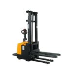 Штабелер электрический самоходный EQUIPMAX, грузоподъемность - 2 тонны, подъём – 4,5 м
